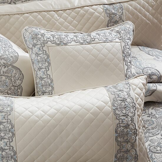 Queen Street Avelina Square Throw Pillow