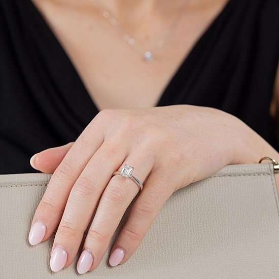 (H-I / SI2) Womens 1 1/2 CT. Lab-Grown White Diamond in 14K Gold Emerald Solitaire Engagement Ring