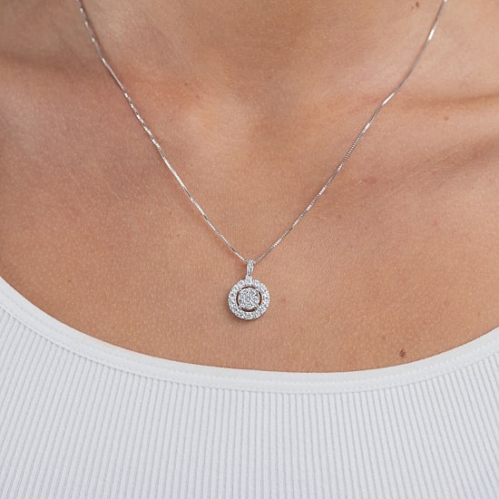 Diamond Blossom (G / Si2) Womens 1 CT. T.W. Lab Grown White Diamond 10K Gold Round 18 Inch Pendant Necklace