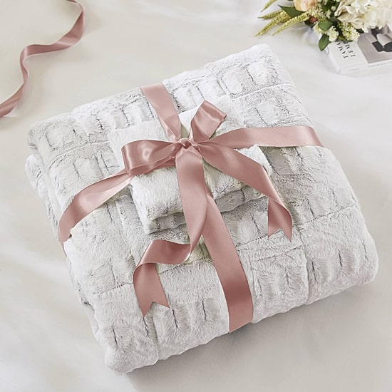 Madison Park Margot Faux Fur Lightweight Comforter Set