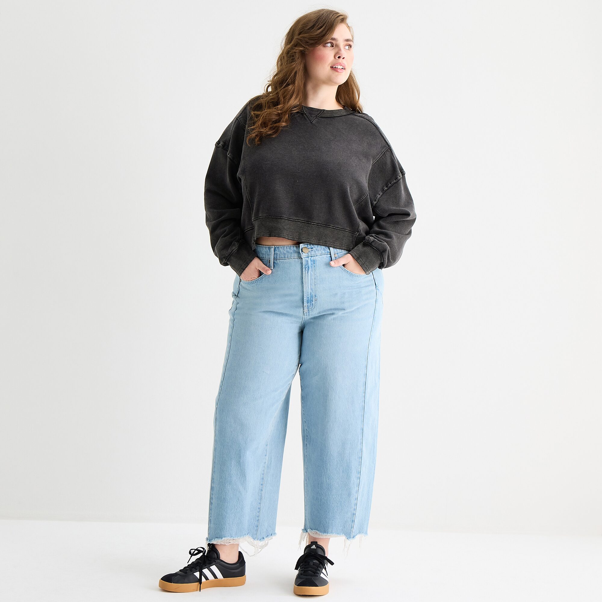 a.n.a Womens Plus Crew Neck Long Sleeve Sweatshirt
