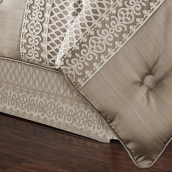 Five Queens Court Beaumont 4-pc. Jacquard Comforter Set