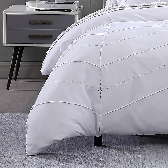 City Scene Courtney Midweight Comforter Set