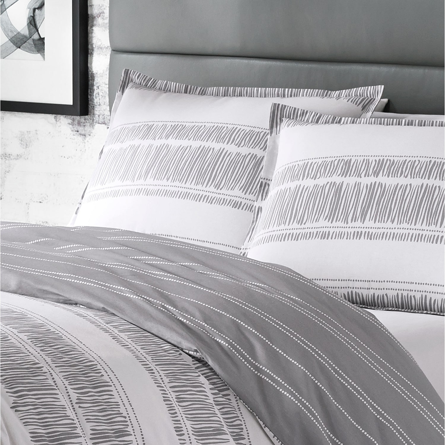 City Scene Ziggy Midweight Comforter Set