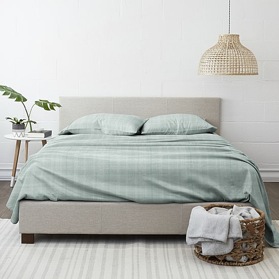 Casual Comfort™ Premium Ultra Soft Thatch Pattern Microfiber Wrinkle Free Sheet Set