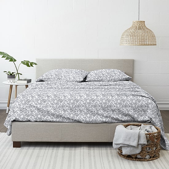 Casual Comfort™ Premium Ultra Soft Coarse Paisley Pattern Sheet Set