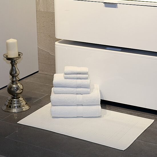 Linum Home Textiles Terrry 7-pc Towel and Greek Key Tubmat Set