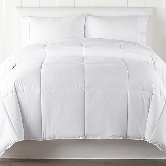 Liz Claiborne Light Warmth Down Alternative Comforter