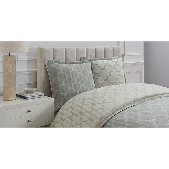 Liz Claiborne Adelaide 3-pc. Comforter Set