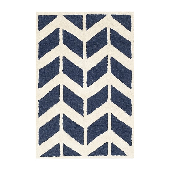 Safavieh Darius Chevron Area Rug