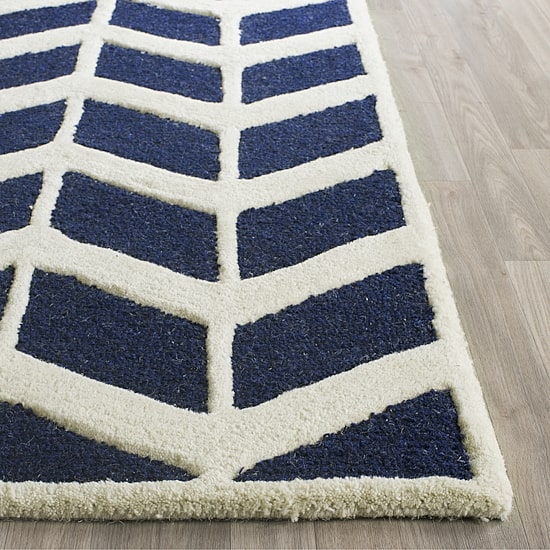 Safavieh Darius Chevron Area Rug