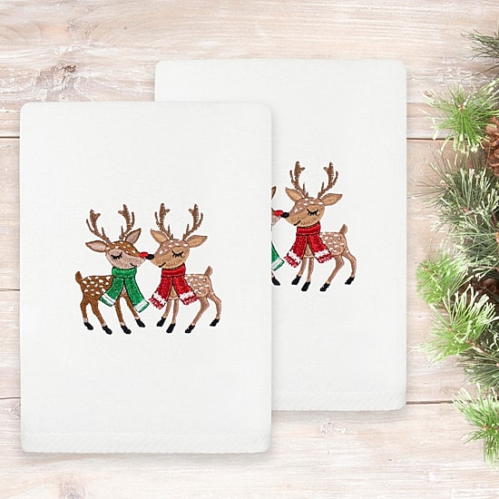 Linum Home Textiles Christmas Kisses Embroidered 2-pc. Hand Towel