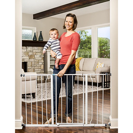 Regalo Easy Open Extra Wide Metal Walk-Through Gate