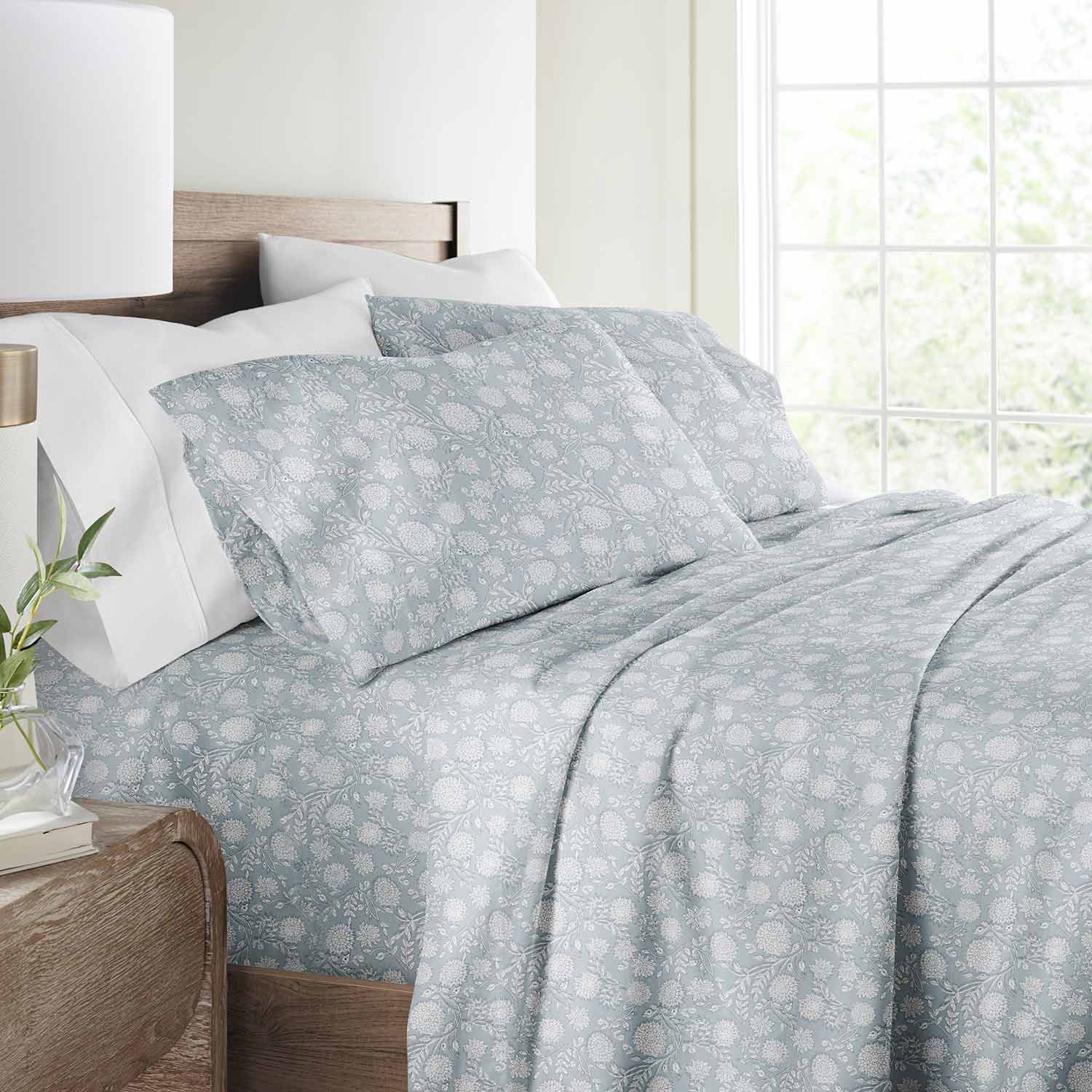 Casual Comfort 300tc Cotton Sateen Pattern 4 piece Sheet Set