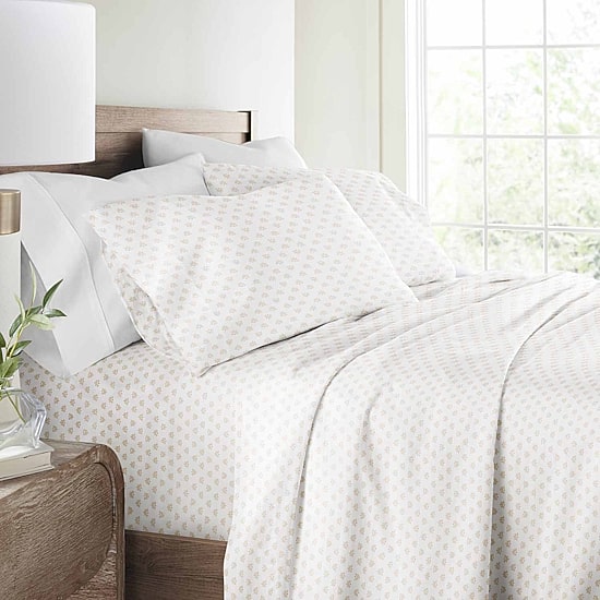 Casual Comfort 300tc Cotton Sateen Pattern 4 piece Sheet Set