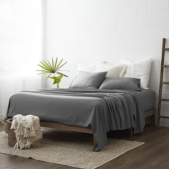 Casual Comfort™ Premium Ultra Soft Checkered Microfiber Wrinkle Free Sheet Set