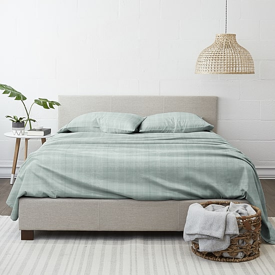 Casual Comfort™ Premium Ultra Soft Thatch Pattern Microfiber Wrinkle Free Sheet Set