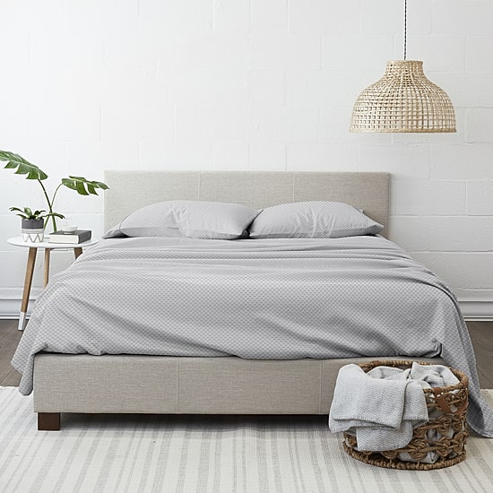 Casual Comfort™ Premium Ultra Soft Scallops Pattern Sheet Set