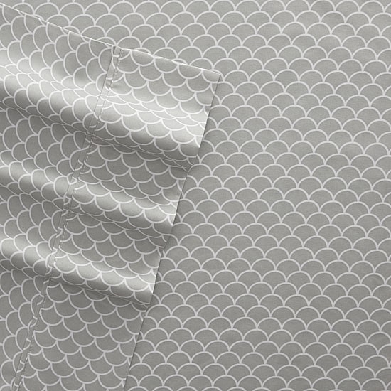 Casual Comfort™ Premium Ultra Soft Scallops Pattern Sheet Set
