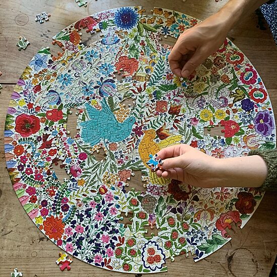 Eeboo Piece And Love Blue Bird Yellow Bird 500 Piece Adult   Round Jigsaw 500-pc. Puzzle