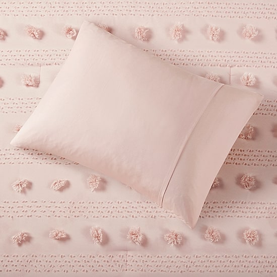 Intelligent Design Vera Clip Jacquard Comforter Set With Sham