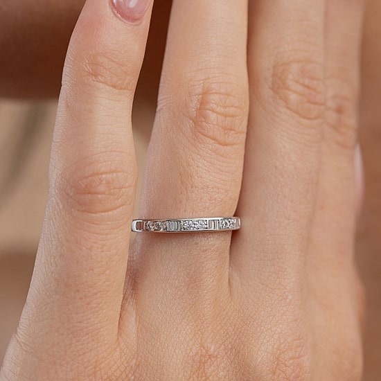 (H / I1) Womens 2MM 1/4 CT. T.W. Lab Grown White Diamond 10K Gold Wedding Band