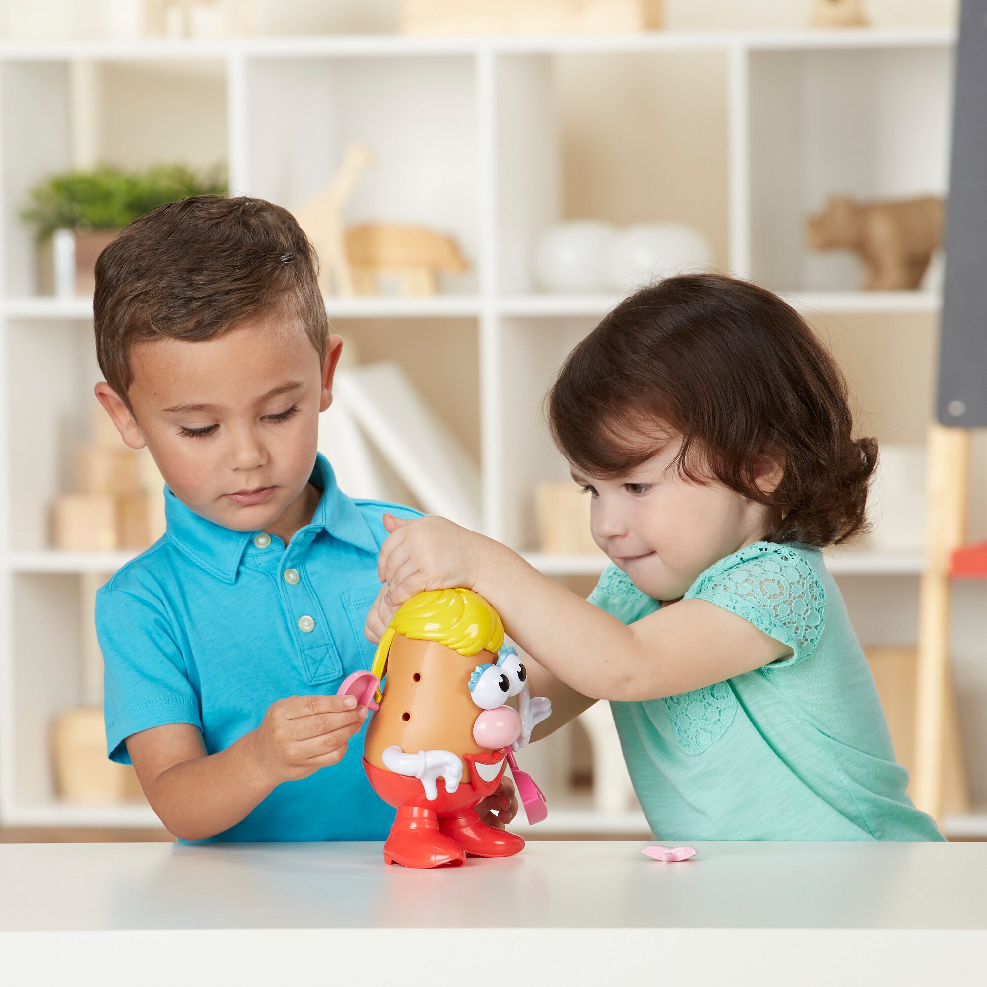 Hasbro Playskool Friends Mrs. Potato Head Classic Toy Story Action Figure