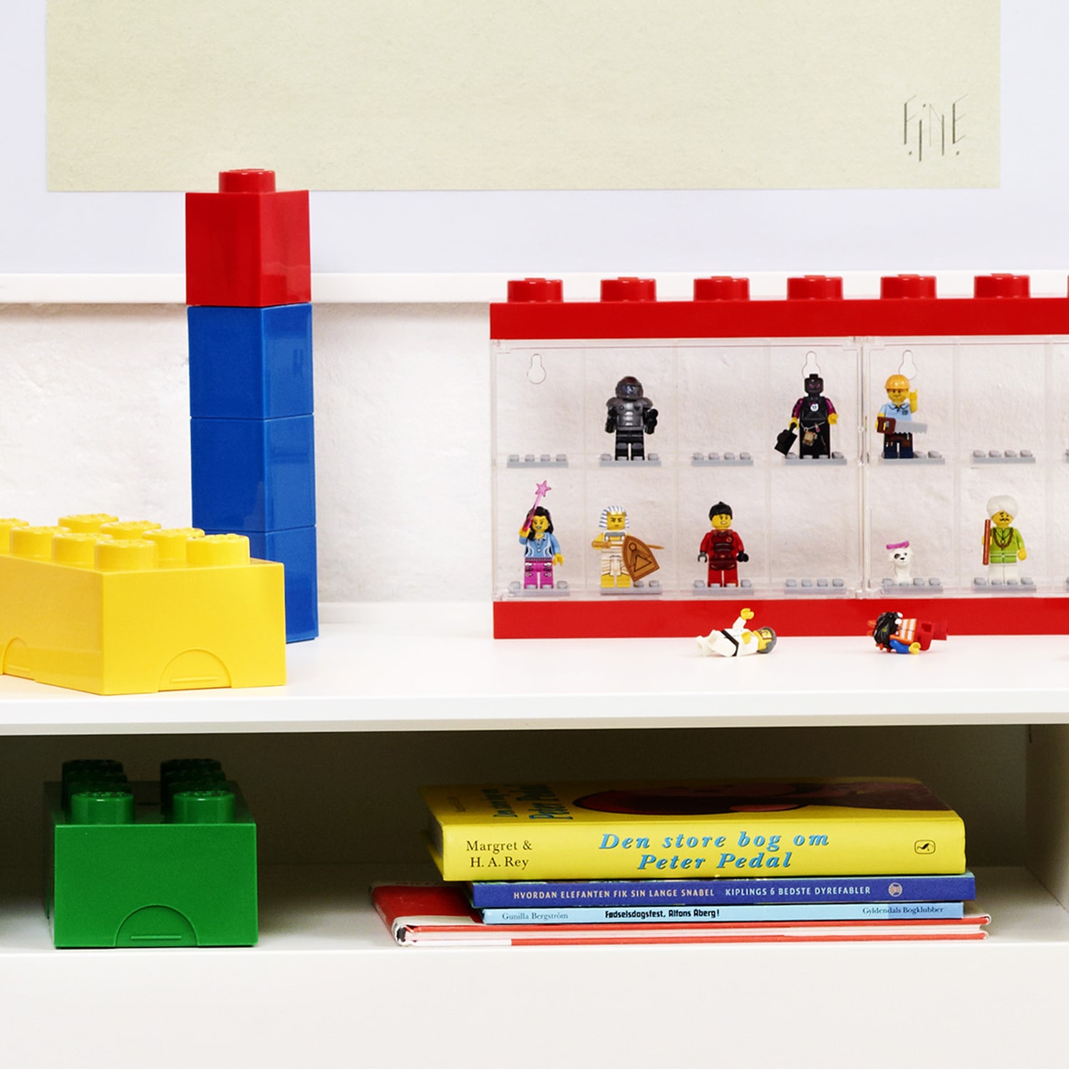 LEGO® Minifigure Display Case 16 Bright Red