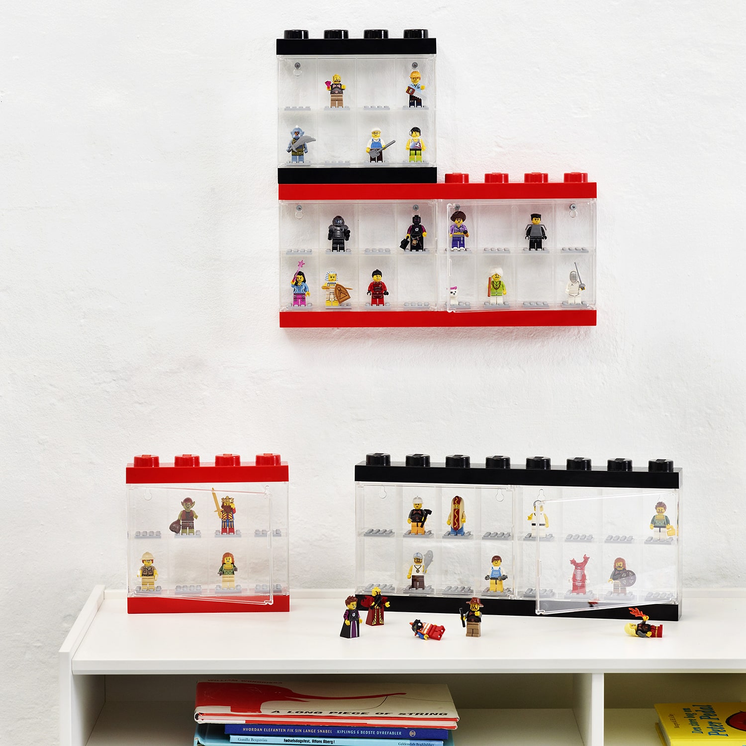 LEGO® Minifigure Display Case 16 Bright Red
