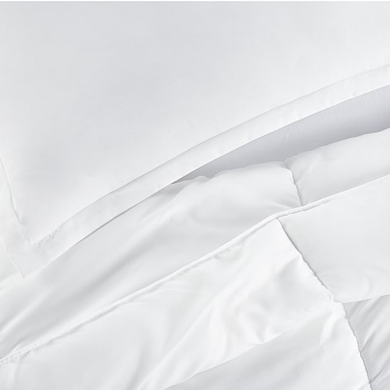 Serta Simply Clean™ Midweight Antimicrobial Treated Comforter Set