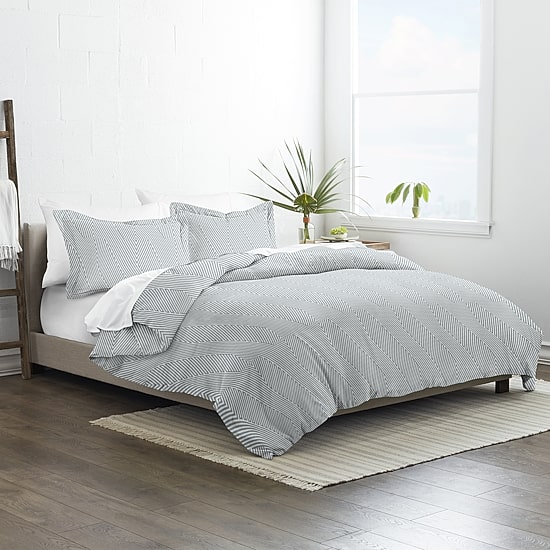 Casual Comfort Modern Diagonal Patterned Duvet Cover Set