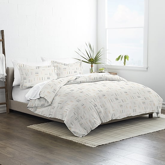 Casual Comfort Geo Dash Patterned Duvet Cover Set