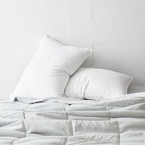 Casual Comfort 2-Pack Plush Down-Alternative Cooling Gel Fiber Bed Pillow Set