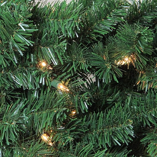 Northlight Green Deluxe Windsor Pine Artificial 72-Inch Clear Lights Pre-Lit Wreath