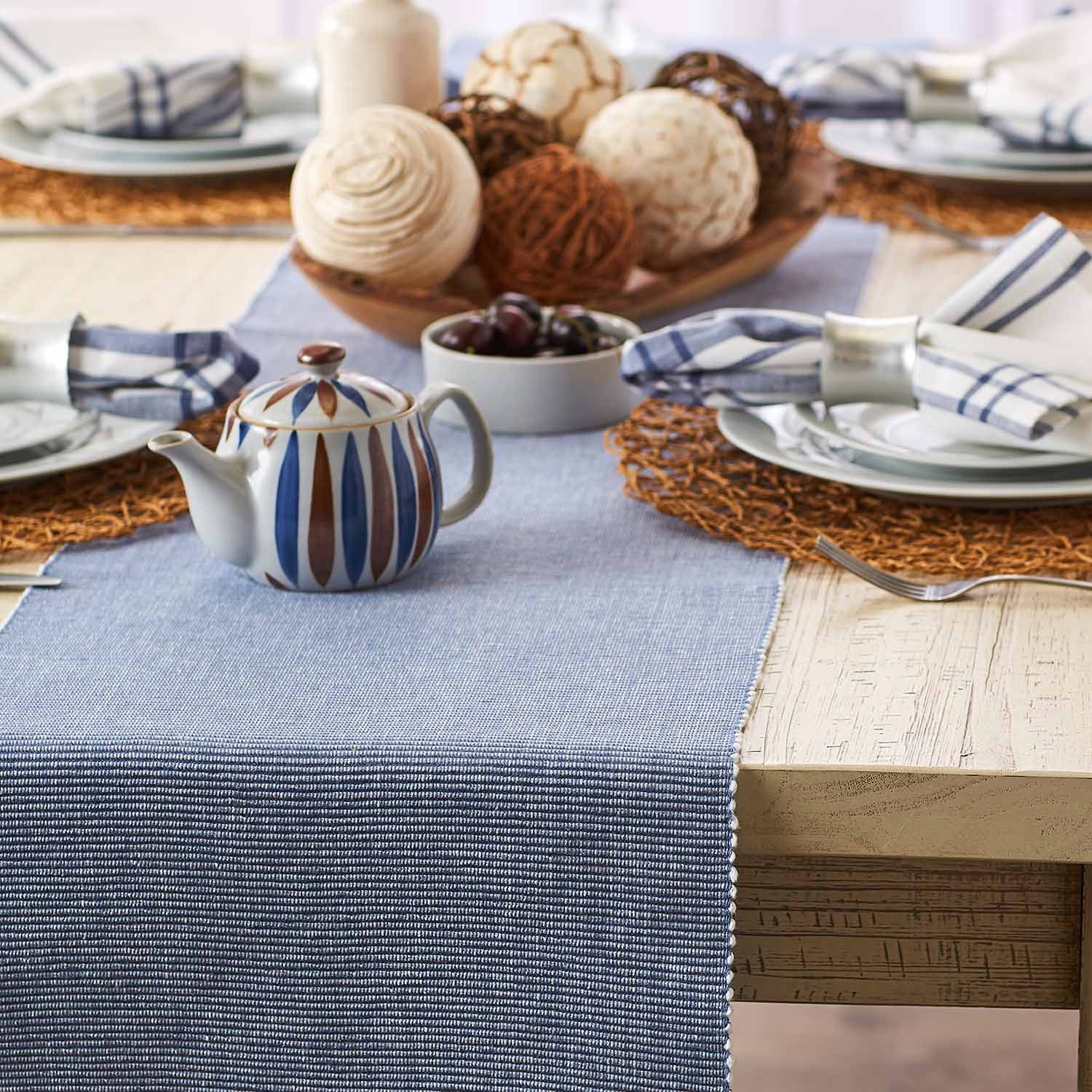 Design Imports Stonewash Blue/White 2-Tone Ribbed Table Runner