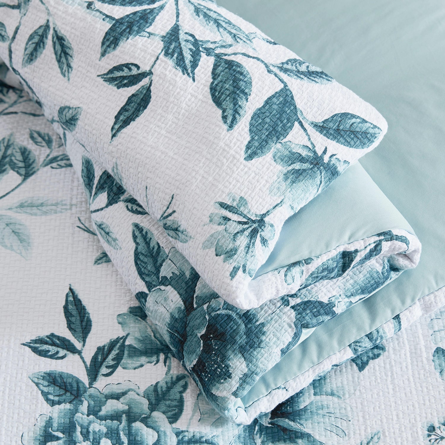 Martha Stewart Vivian Floral Easy Care Duvet Cover Set