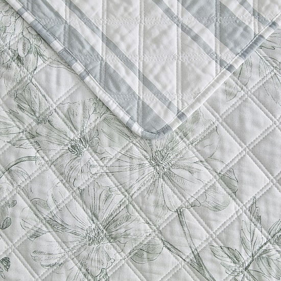 Martha Stewart Vine Flora Easy Care Quilt Set