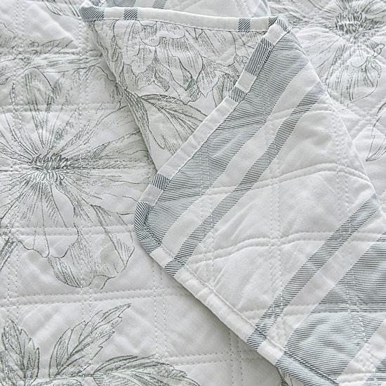 Martha Stewart Vine Flora Easy Care Quilt Set