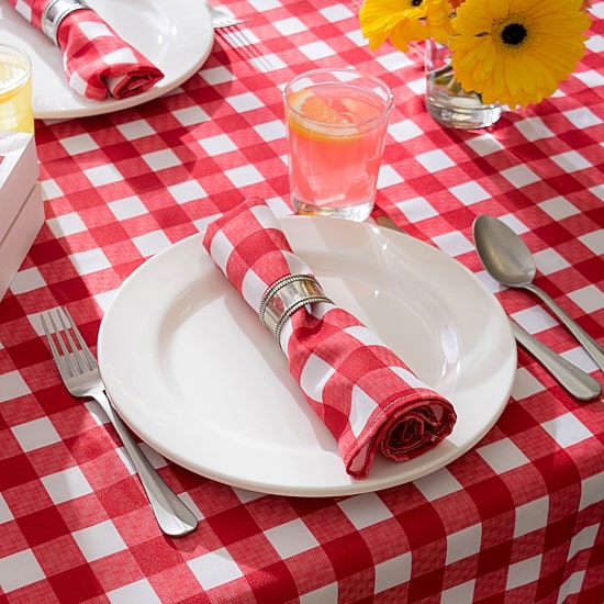 Design Imporrt Checkers Tablecloth