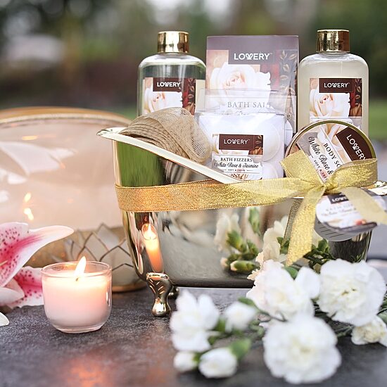 LOVERY™ White Rose & Jasmine Set -13pc Bath And Body Gift Basket