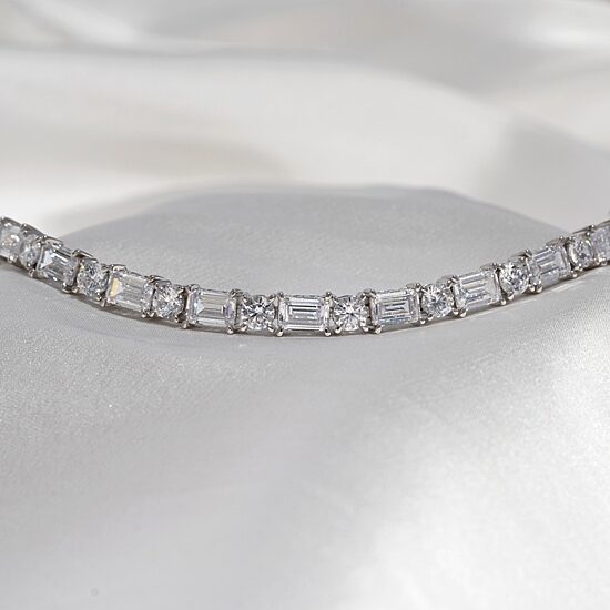 Diamonart Womens Cubic Zirconia Sterling Silver 7.25 Inch Tennis Bracelet