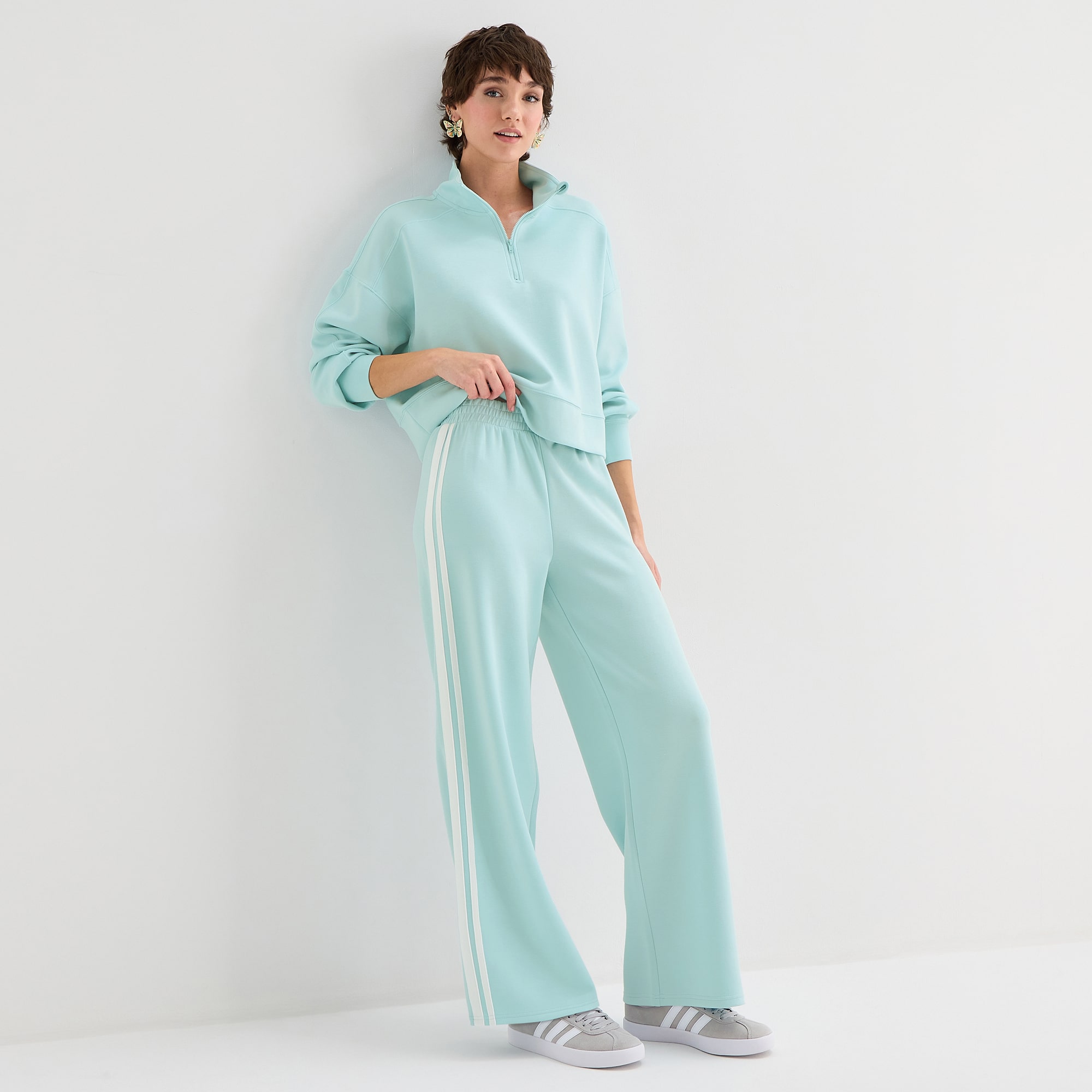 Arizona Womens Juniors Wide Leg Sweatpant