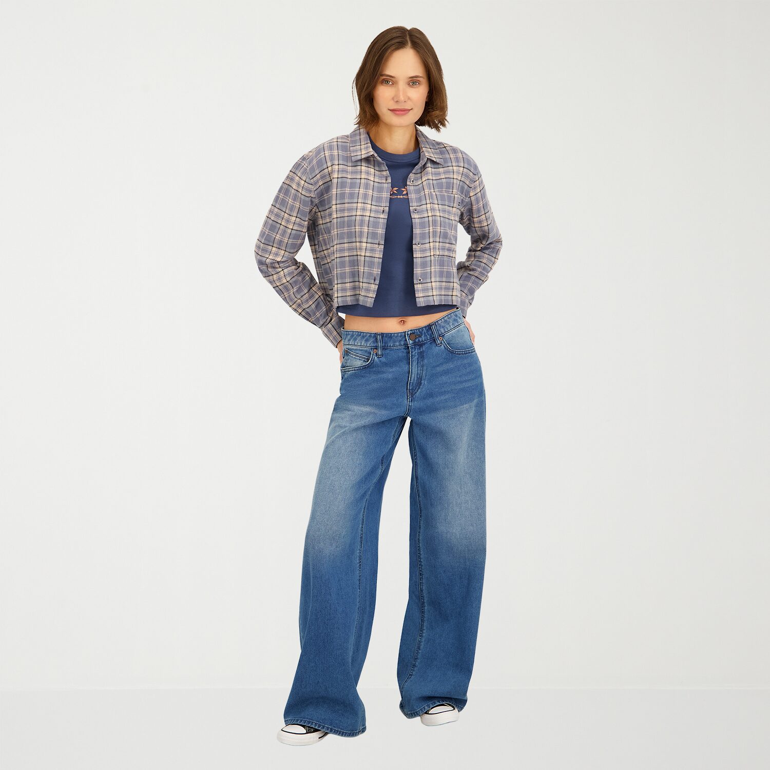 VOLCOM Womens Juniors Long Sleeve Regular Fit Button-Down Shirt