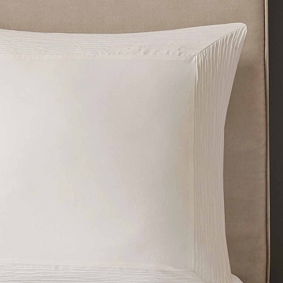 N Natori Hanae Cotton Blend Yarn Dyed Euro Sham