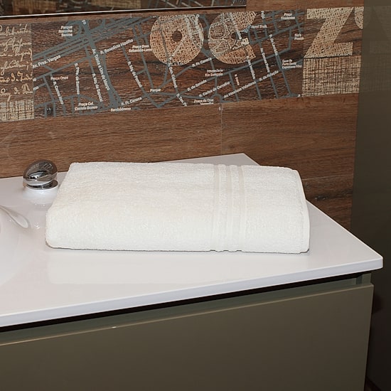 Linum Home Turkish Cotton Textiles Denzi 35" x 66" Bath Sheet