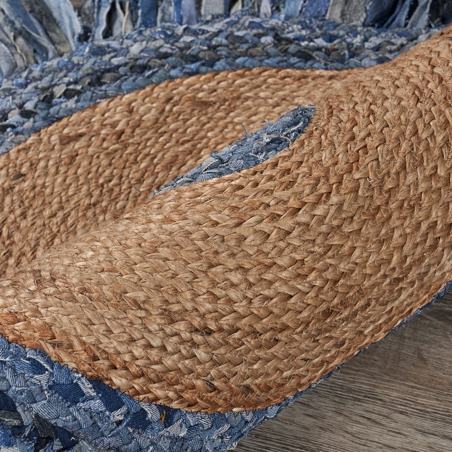Brynn Cerry Solid Braided Stain Resistant Indoor Round Accent Rug
