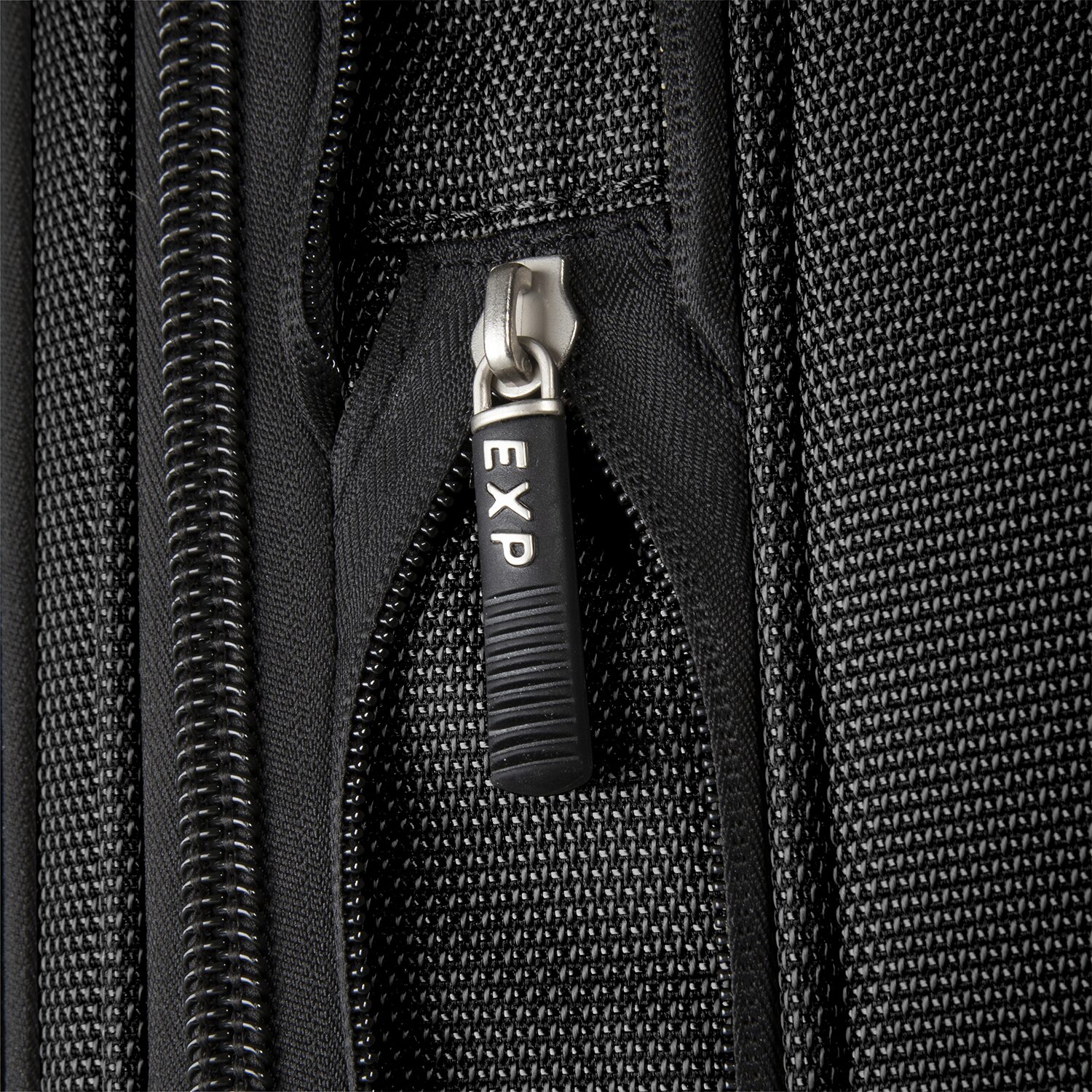 Skyway Sigma 7.0 28 Inch Softside Checked Spinner Luggage