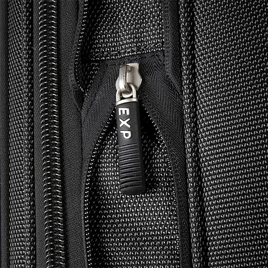 Skyway Sigma 7.0 28 Inch Softside Checked Spinner Luggage