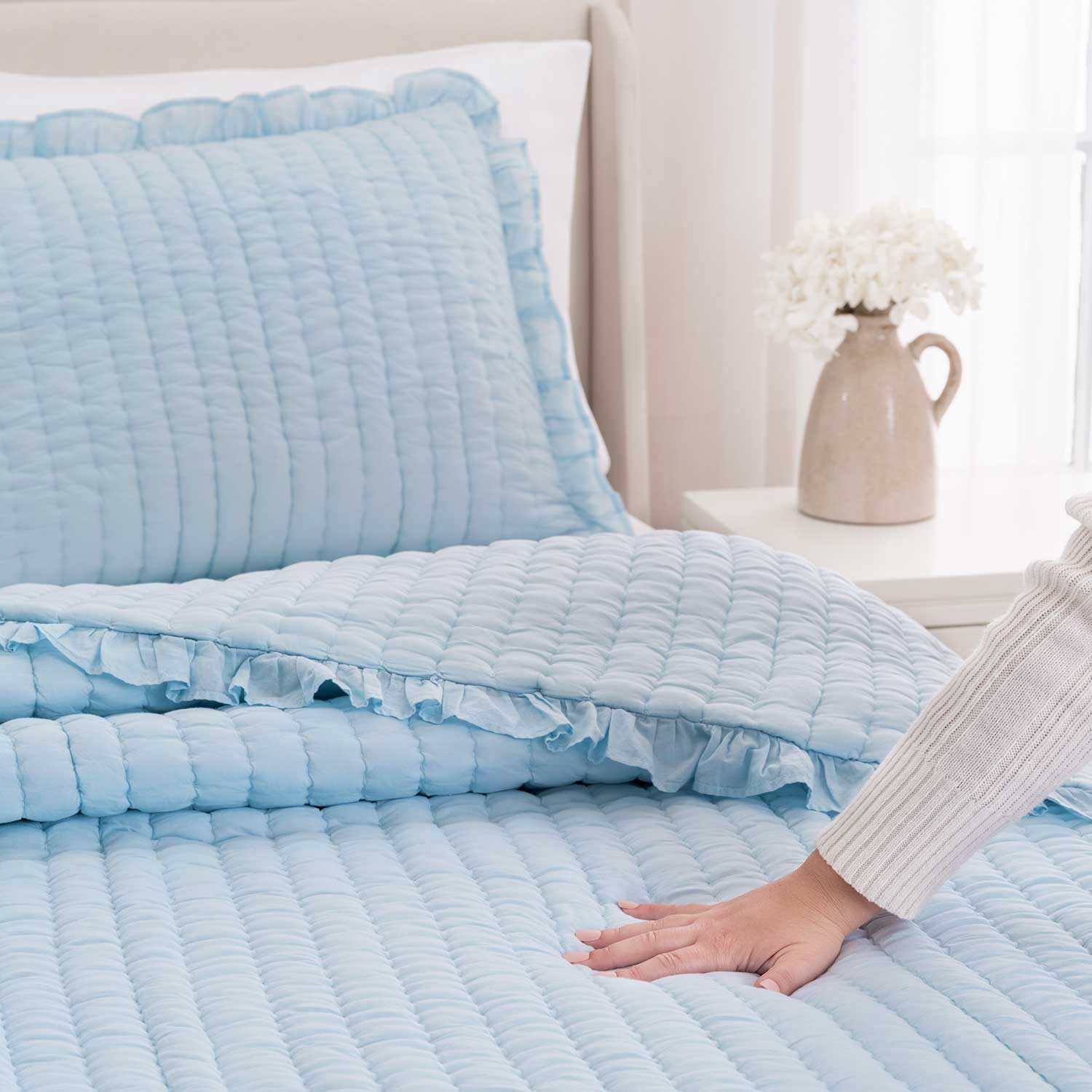 Martha Stewart Blue Ruffle REVERSIBLE Quilt