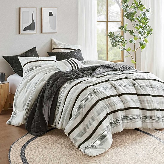 Madison Park Bianca Stripe 7-pc. Midweight Comforter & Coverlet Set